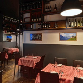 MODERN INTERIOR